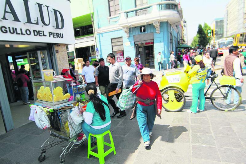 Ambulantes toman la avenida Abancay