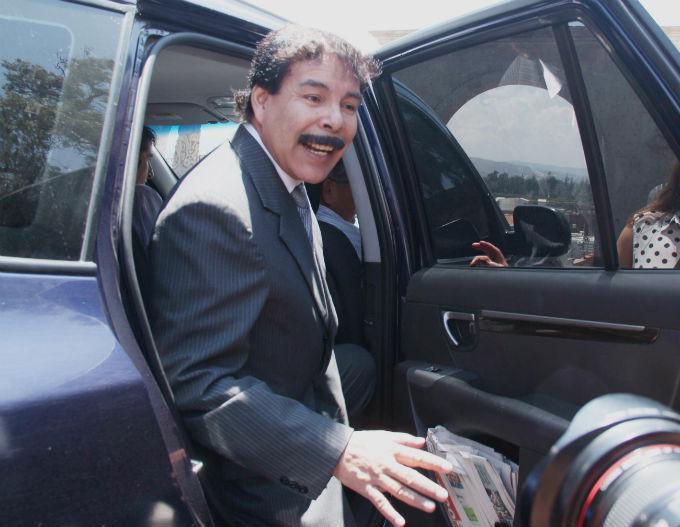 Alcalde de Arequipa se burla de congresistas por Ley que prohíbe reelección