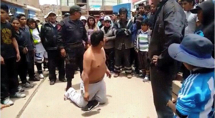 Puno: Vea como un ladrón por poco es quemado por unos vecinos [VIDEO]