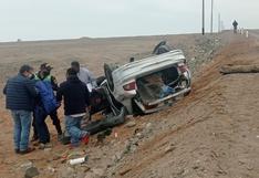 Ocupantes se salvaron de morir al despistarse auto en la vía Ilo - Tacna