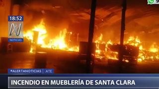 Ate: Se registra incendio en mueblería en Santa Clara (VIDEO)