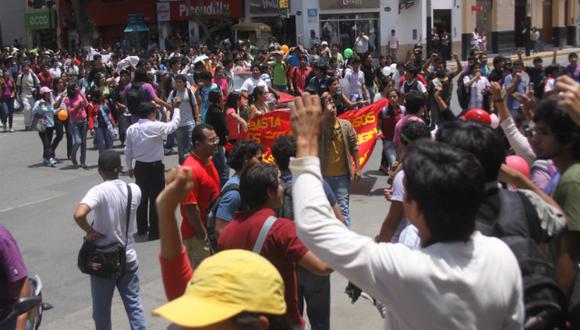 Confederación de Trabajadores del Perú hará movilización por aumento de sueldo de ministros