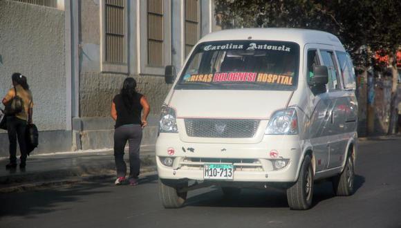 Transportistas piden definir caso de minivan