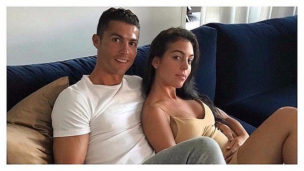 Cristiano Ronaldo: salen a la luz "fotos censuradas" de su novia y causan polémica