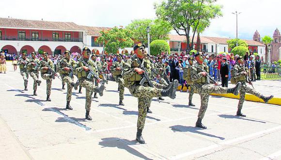 Con desfile escolares y militares conmemoran gesta de la Batalla de Ayacucho