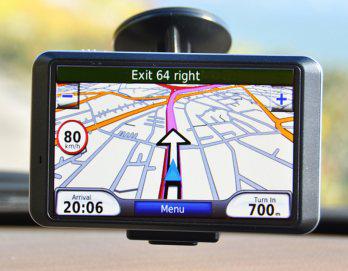 Mujer cae a pantano por seguir indicaciones de GPS