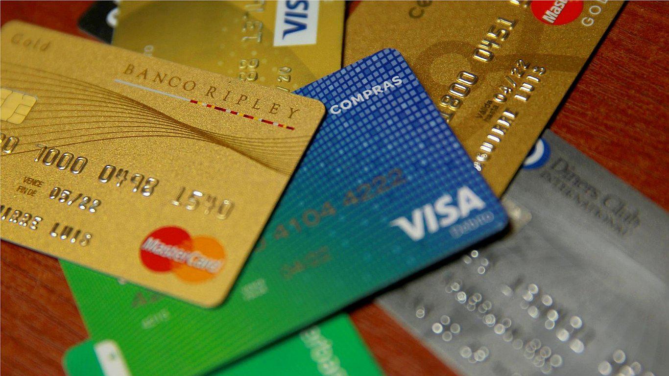 Pague su tarjeta de crédito en dólares sin riesgos