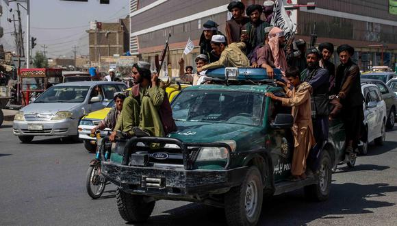 Estados Unidos acordó con talibanes que escoltaran a estadounidenses evacuados de Kabul. (EFE / EPA / STRINGER).