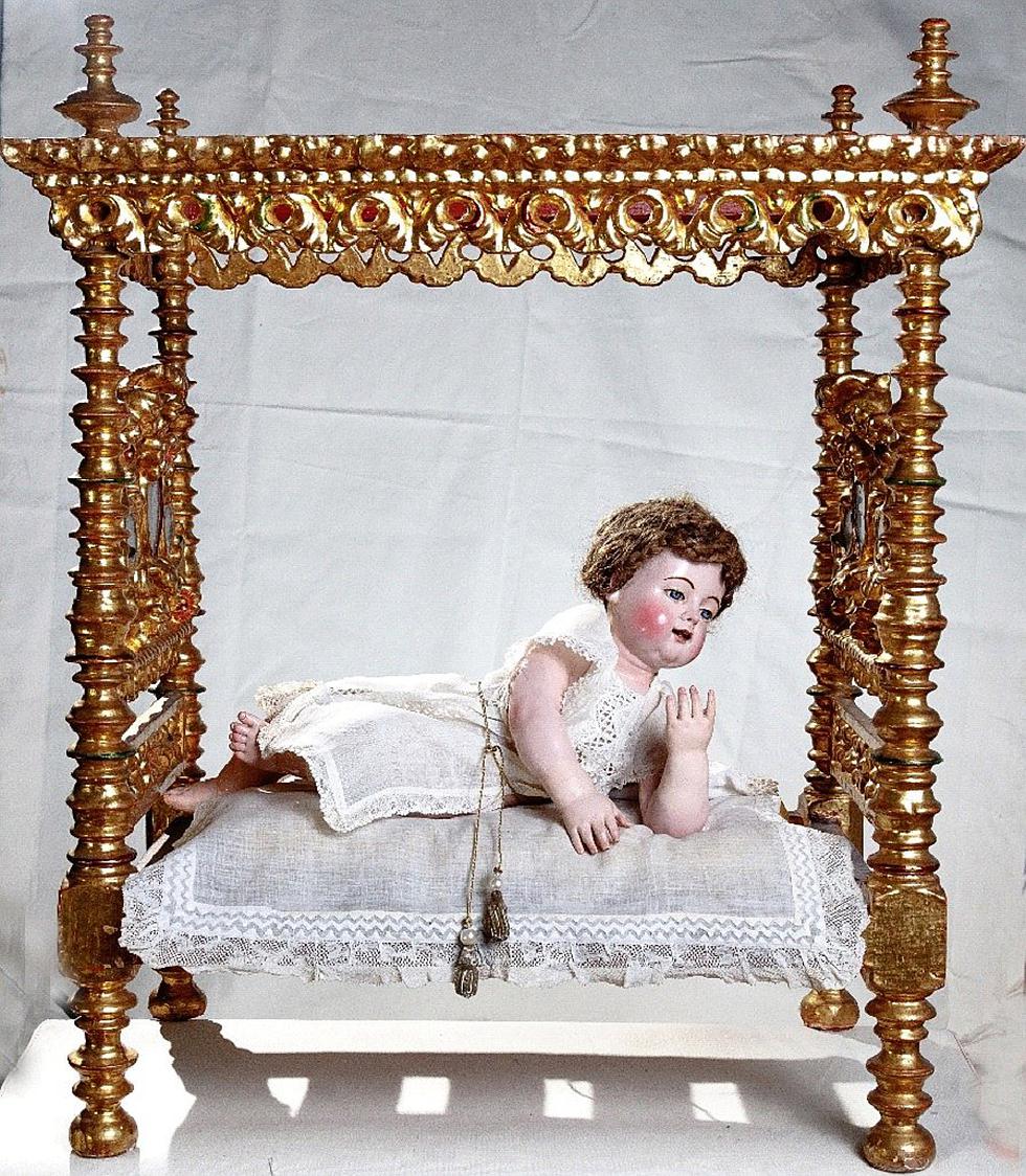 Programa el museo va a tu casa: conoce la imagen del Niño Jesús en cama con dosel