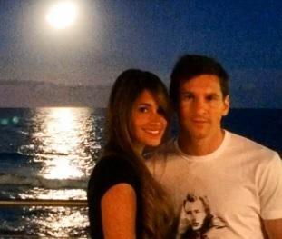 Messi recibe conmovedor saludo de su novia por su cumpleaños (VIDEO)