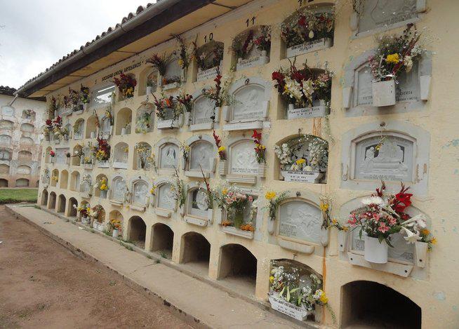 Desocuparán tumbas por falta de pago en Cusco