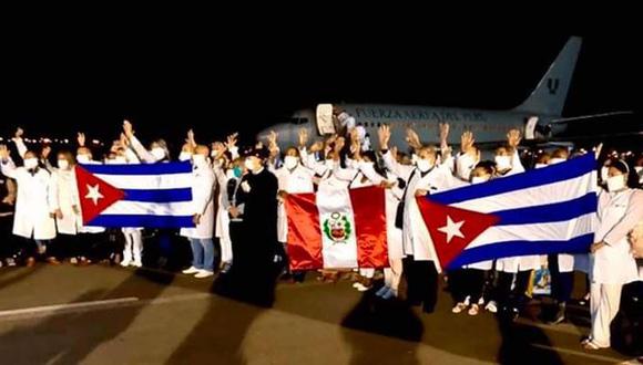 Médicos cubanos (Foto: Twitter)