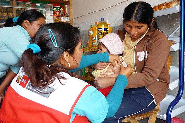 ​La meta es inmunizar a 5 mil infantes y adultos contra 26 enfermedades en Puno