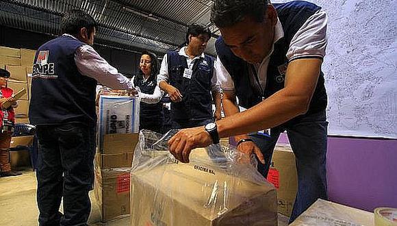 ​ONPE: Distribuyen material electoral en locales de votación de Lima y Callao