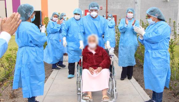 Ayacucho: Abuelita de 82 años se recupera de coronavirus y es dada de alta.
