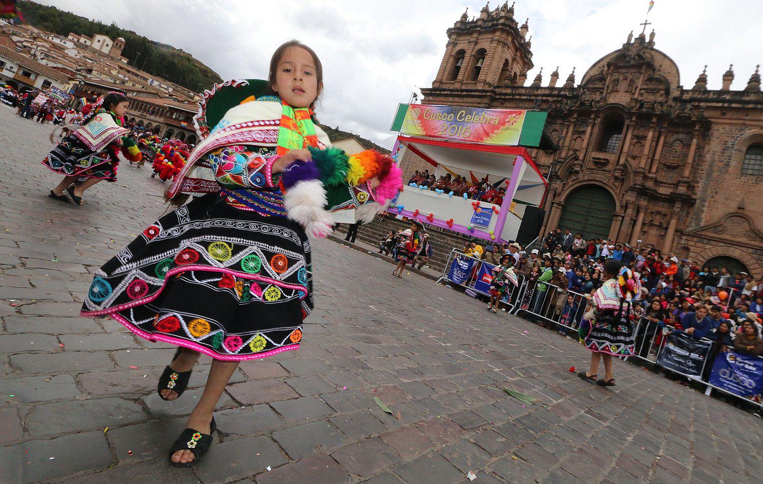 Arranca concurso de danzas típicas por el mes de Cusco (VIDEO)