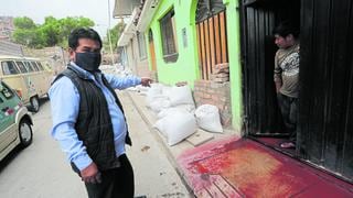 Arequipa: Vecinos de Pozo Negro se protegen de la lluvia
