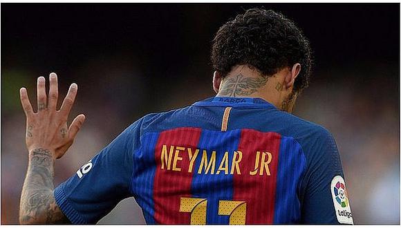 Neymar se peleó con hinchas del Barcelona que le reclamaron