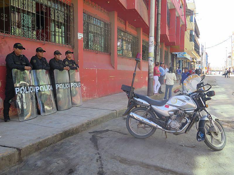 Tumbes: Desalojan a comerciantes informales de la calle Piura