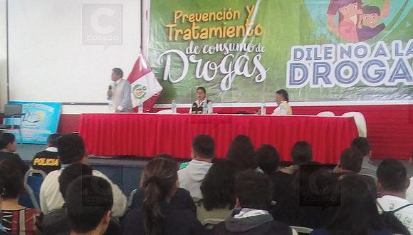 Devida previene consumo de drogas en 34 colegios en Tacna
