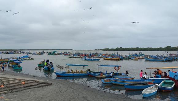 Tras el levantamiento de la medida, los pescadores retomaron su faena en el mar y los bañistas se trasladaron a los distintos balnearios.