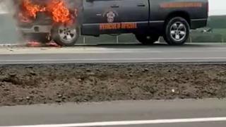 Chincha: Camioneta municipal sufre desperfecto y se incendia en la doble vía