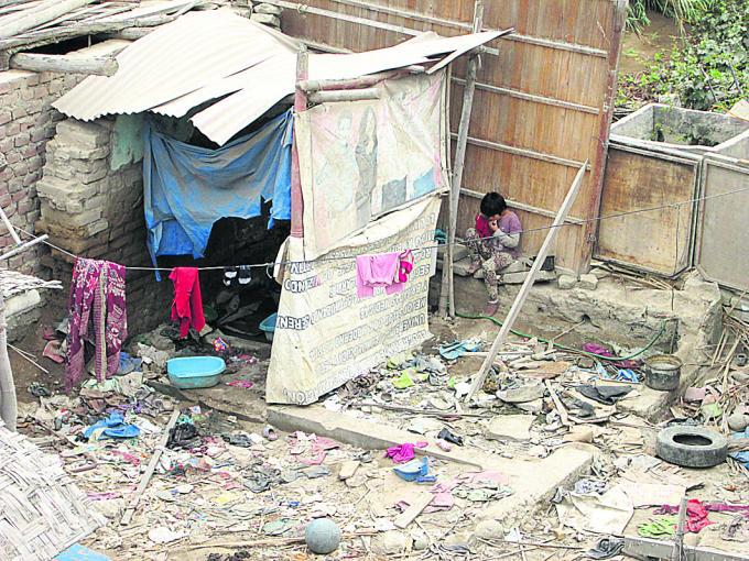 Hermanitas viven en la miseria en Chincha