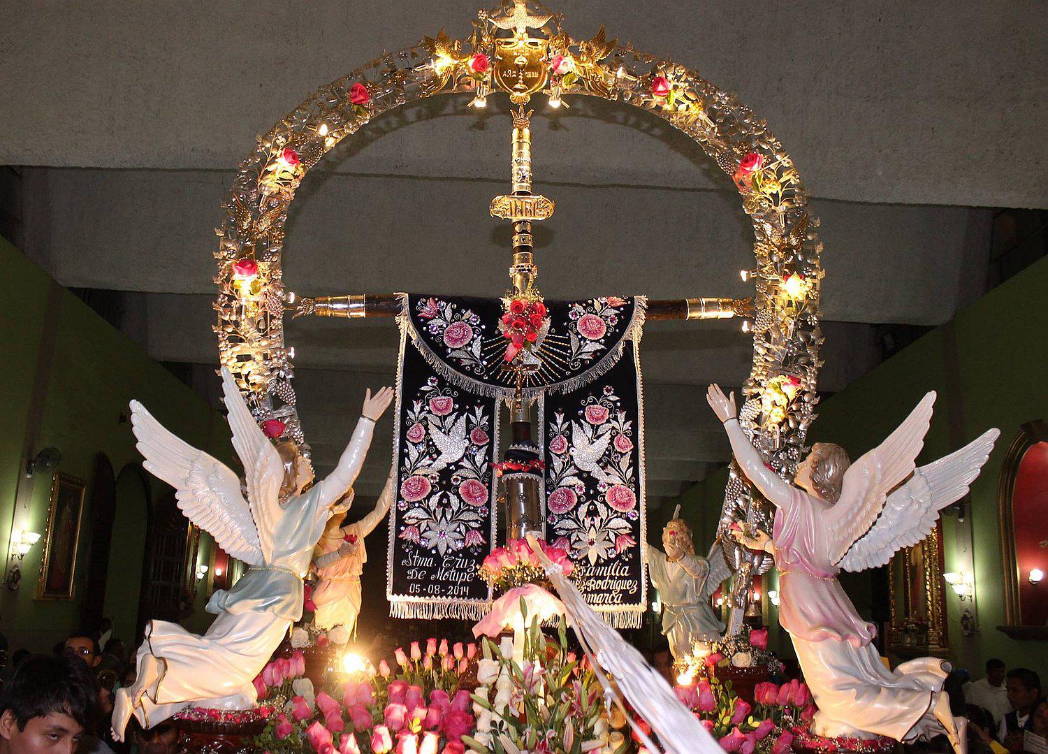Cruz de Motupe en peregrinación al encuentro del Papa Francisco (VIDEO)