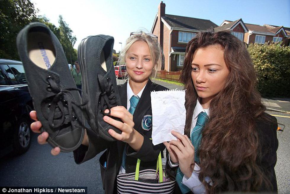Prohiben entrada cien escolares por no usar zapatos de cuero negro