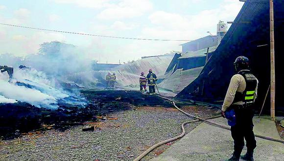 Dos incendios causan destrucción y alarma en la población del sector oeste