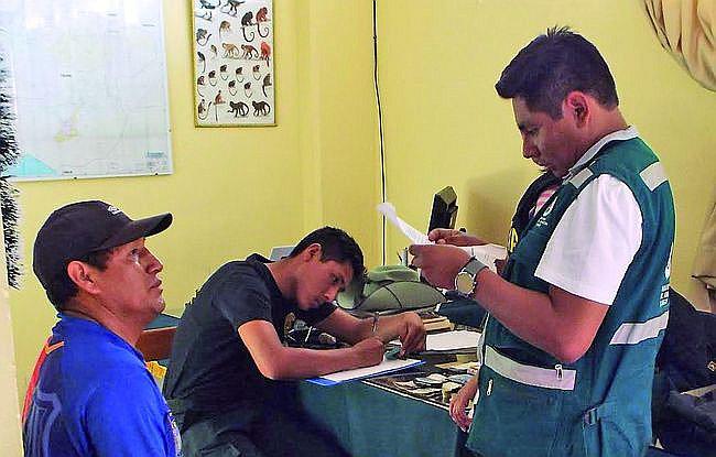 PNP detiene a comerciante por vender piel y colas de zorro como amuleto 