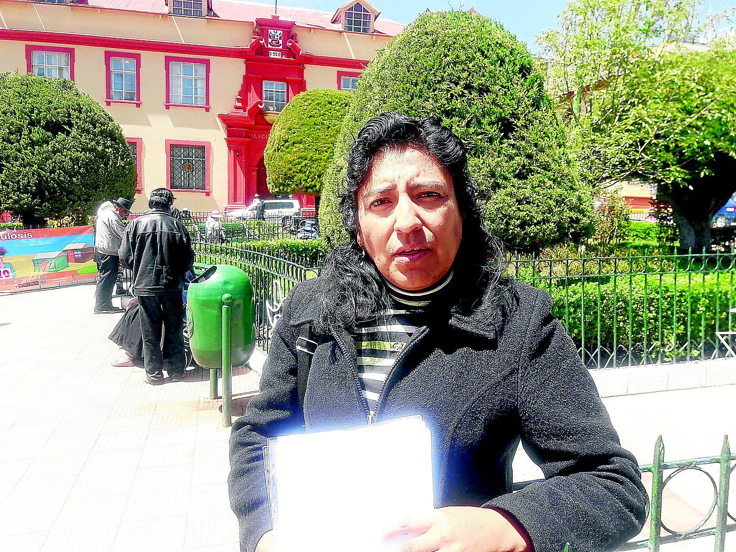 Directora de colegio de Chapa-Capachica denuncia campaña para perjudicarla