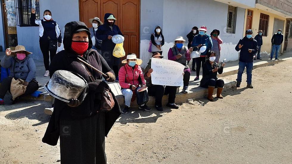 Olla común realizan comerciantes de la "cachina" en Tacna