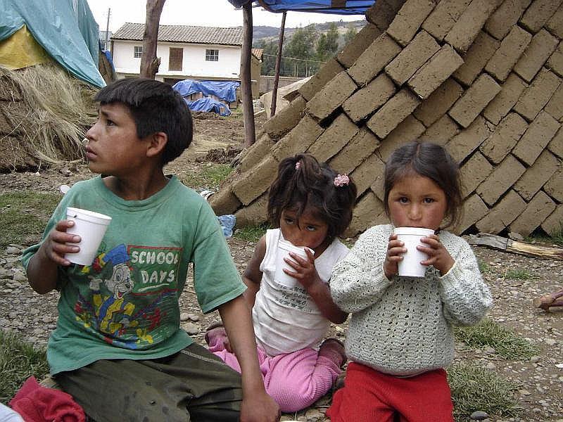 El contraste entre las personas hambrientas y las toneladas de comida desperdiciada en Latinoamérica