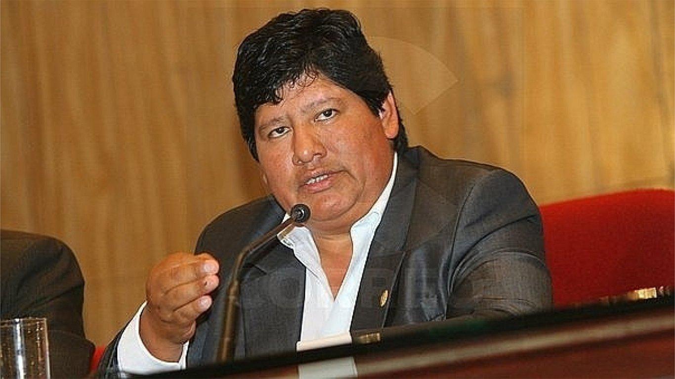 Edwin Oviedo promete apoyo económico a club Juan Aurich de Chiclayo