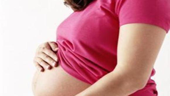 Caen de manera drástica los embarazos entre adolescentes hispanas de EE UU