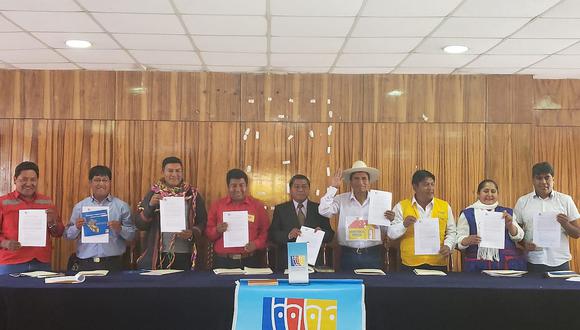 Candidatos azangarinos firman acuerdo de gobernabilidad
