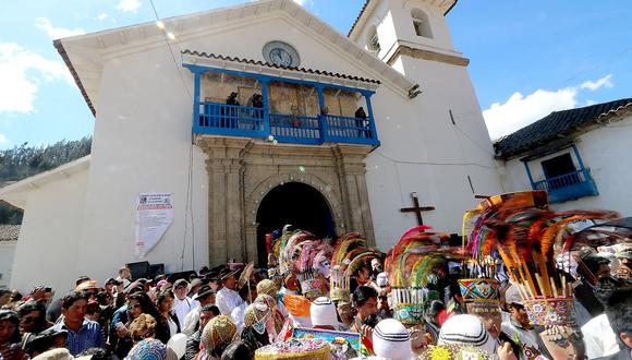 Miles de cusqueños y turistas se concentran en Paucartambo para la Fiesta de la Virgen del Carmen (FOTOS)