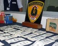 Incautan US$ 30 mil falsos en envolturas de chocolates