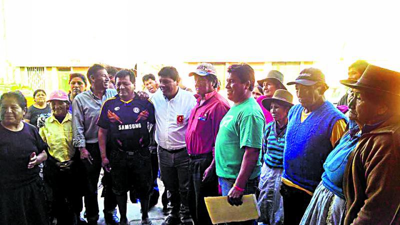 Candidato regional Gallegos recorre las provincias