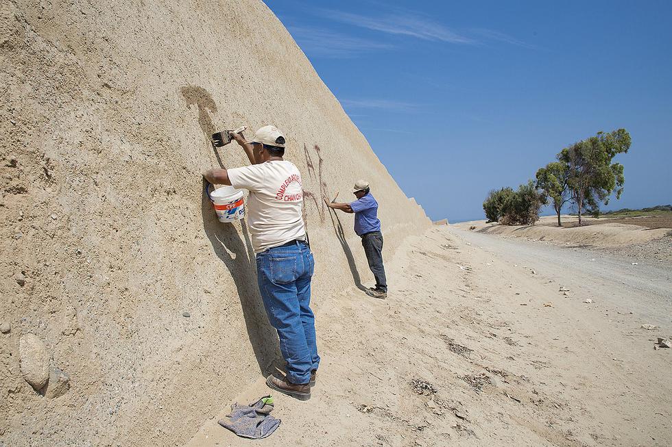 Inescrupulosos realizan pintas en muro de Chan Chan