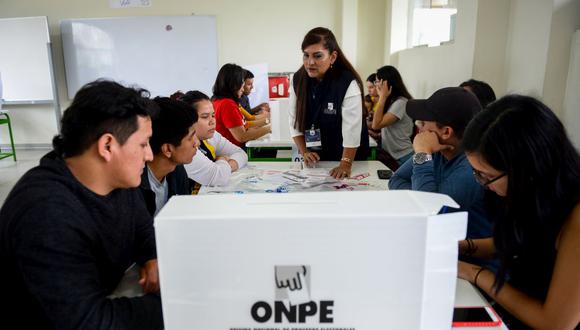 La ONPE anunció que los miembros de mesa recibirán un bono de estímulo por su labor durante las Elecciones 2021. (Foto: Miguel Yovera / GEC)