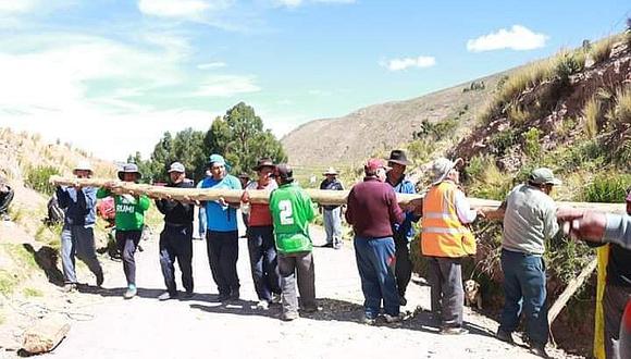 Bloquean ingreso al distrito de Chupa, provincia de Azángaro