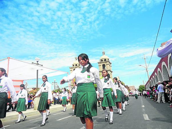 I.E. Raúl Porras celebró 51 aniversario