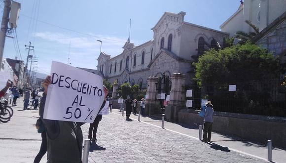 ​Arequipa: Colegio parroquial advierte a padres con resolver contrato si protestan
