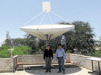 Transmisor satelital, instalado en Ica