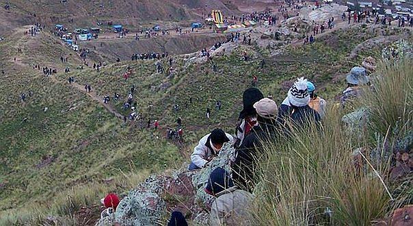 Desalojan a comerciantes de productos de Semana Santa en Juliaca