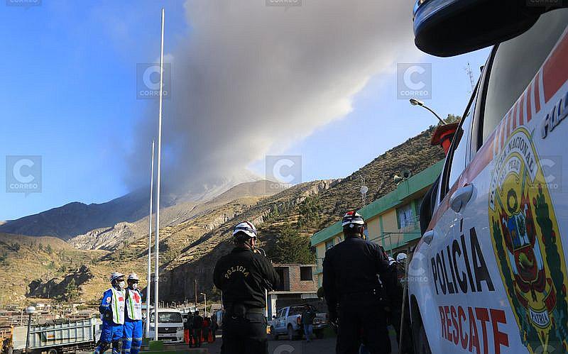 Volcán Ubinas: Autoridades coordinan para trasladar a 350 familias a Sirihuaya
