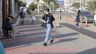 Pobladores de Trujillo vuelven a utilizar mascarillas por el polvo generado por lluvias y huaico 