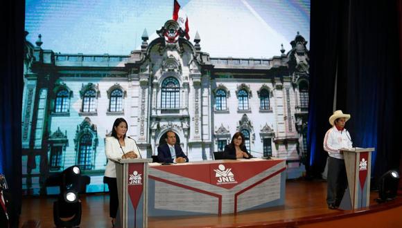 El ex ministro de Economía, Luis Miguel Castilla, afirmó que no “no quedó muy convencido” en el debate entre Keiko Fujimori y Pedro Castillo. (Foto: Hugo Pérez / @photo.gec)